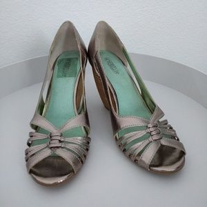Metallic wedge sandals